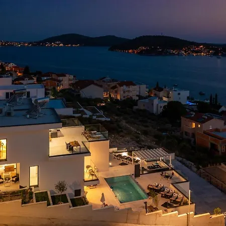 Paradise View *